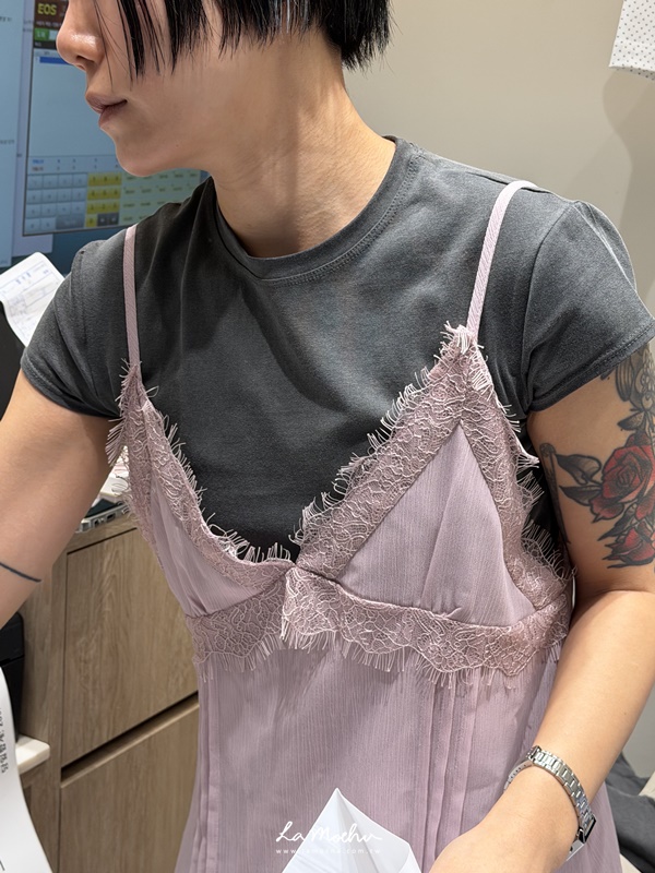 睫毛蕾絲背心洋裝